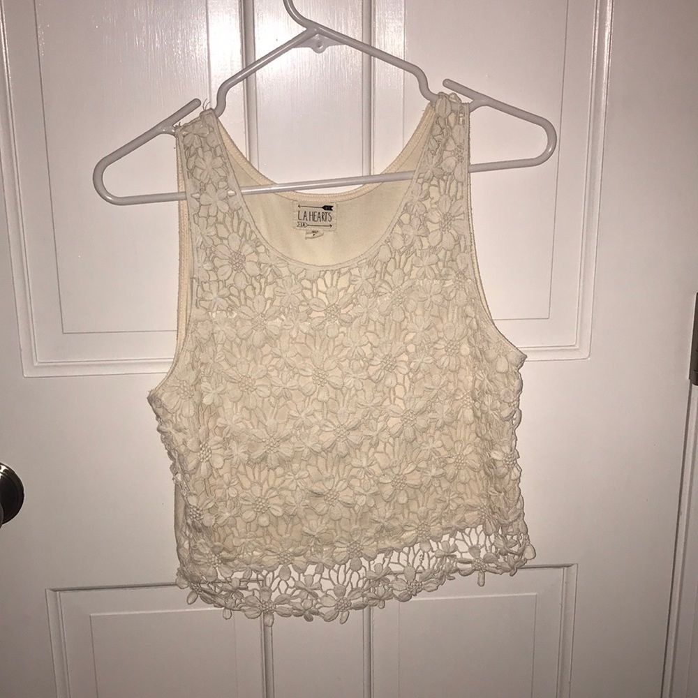 Crotchet off white tank top, flower details